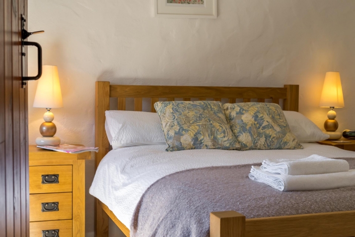 North Cornish Haven, Pond Meadow double bedroom, Image 15