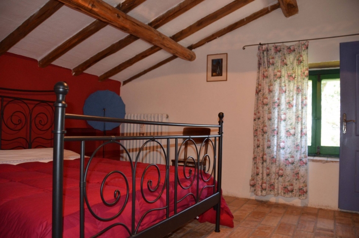 Country cottage     , one double room, in mansard, 1st floor, Image 8