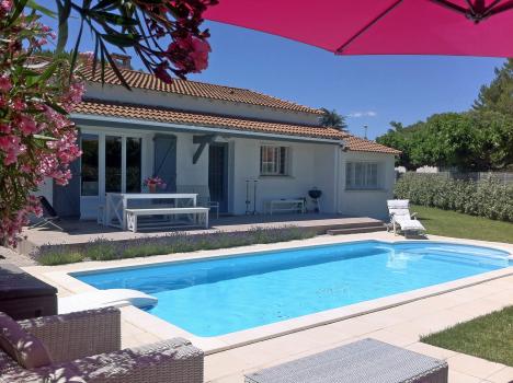 Cosy French Cottage, House and pool, Image 1