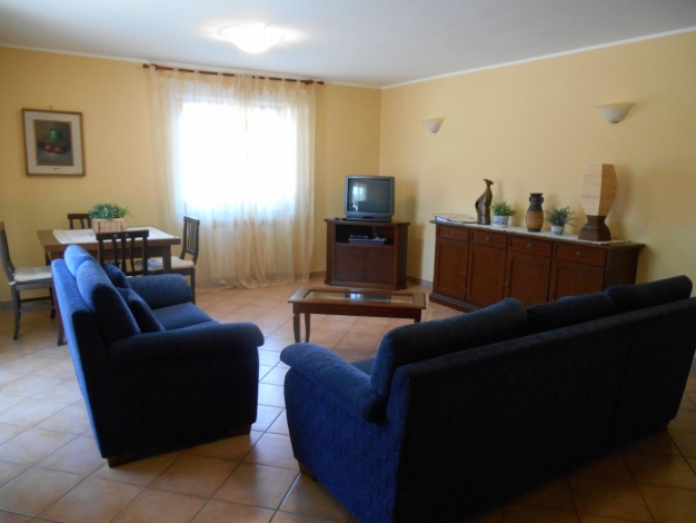 Villa South of Rome, Lounge /diningroom, Image 13