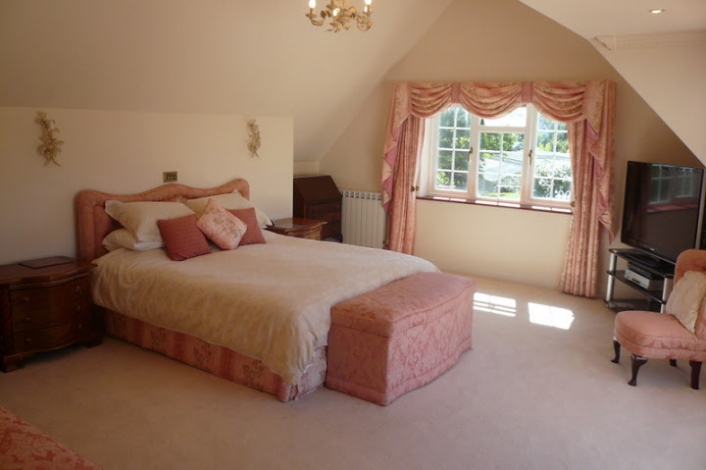 Luxury Five Bed Home, Master Bedroom with ensuite, Image 3