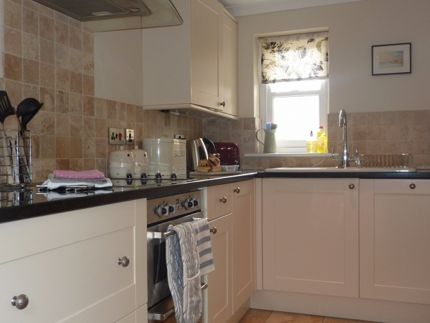 Cottage in Mousehole, Well equipped Kitchen, Image 5