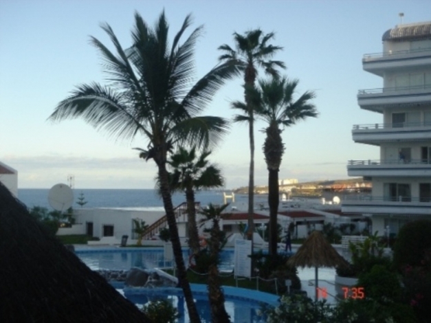 1 Bed Club Atlantis, Sunset on the Balcony, Image 8