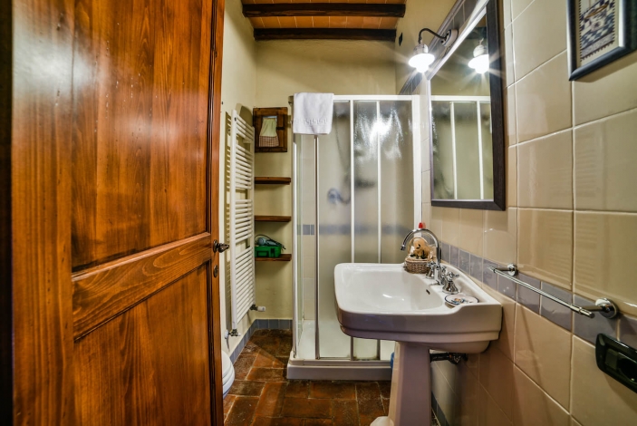 Heart of Tuscany, Apartment Violaceus Bathroom, Image 18