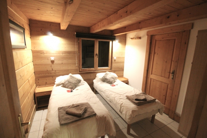 Mountain Chalet, Bedroom, Image 11