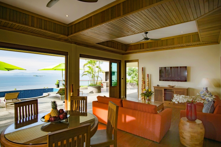 Luxury Ocean View, Living area with fabulous ocean views, Image 4