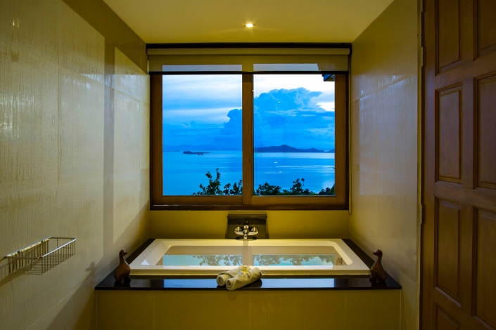 Luxury Ocean View, Ocean view bath tub & walk in shower , Image 7