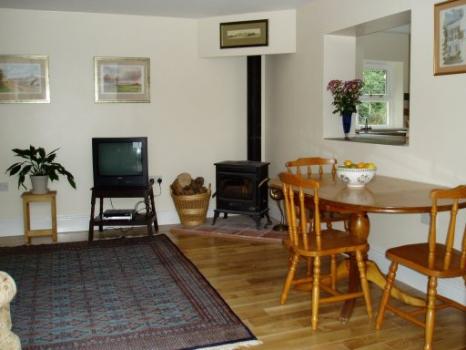 Cottage in Mid Wales, Dining area, Image 4