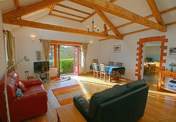 Old Oak Barn, The very spacious living room, Image 2