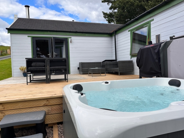 Premium Lodge, Premium Woodland Lodge with hot tub (3), Image 17