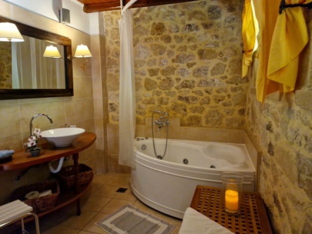 Rock Houses Villas, Bathroom with jetted bathtub, Image 22