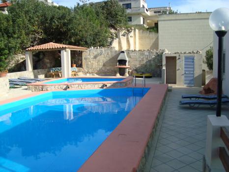 Villa with pool, Pool & BBQ, Image 4
