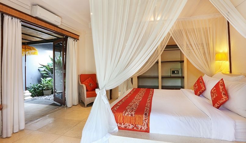 Akasa Villa Seminyak, Bedrooms 1- 4 have beautiful mosquito nets., Image 12