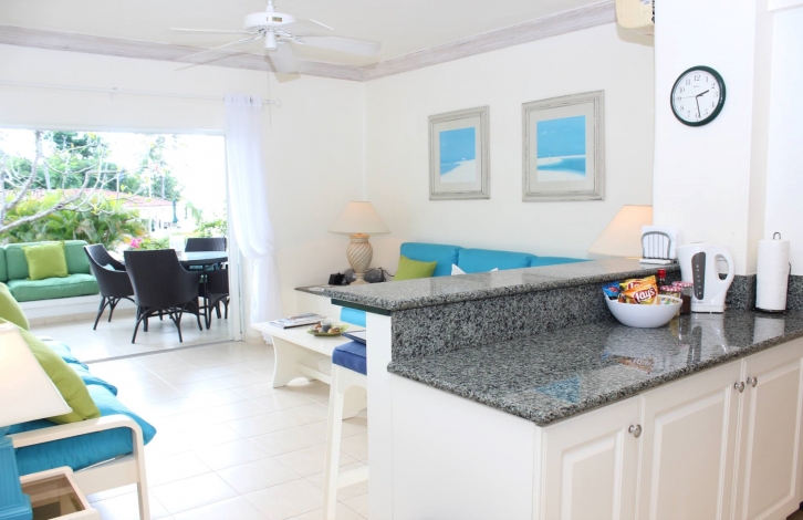 Beachfront Condo, Apartment 103 Air Conditioned Living/Kitchen, Image 7