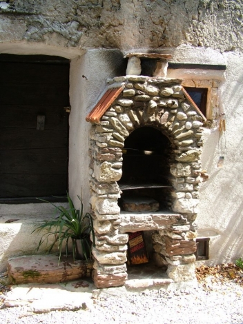 Charming Farmhouse, Stone BBQ, Image 18