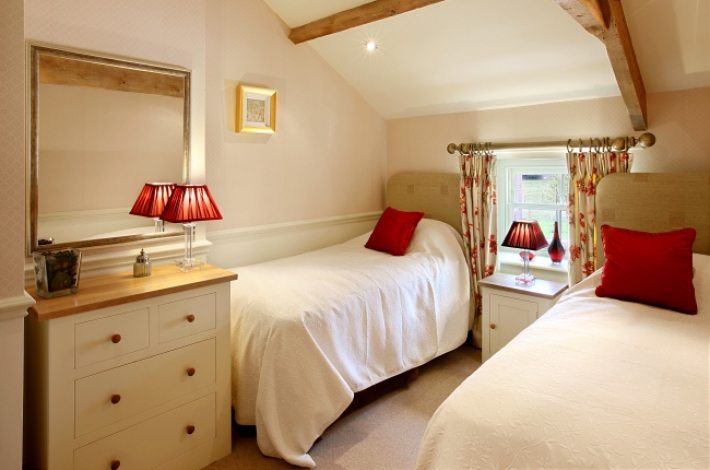 Doxford Cottages, Longlands Twin Bedroom, Image 9