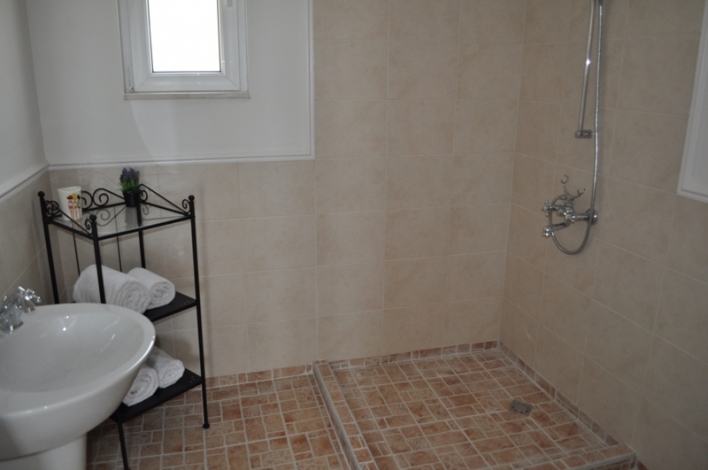 Villa Lavandin, Shower-room, Image 21