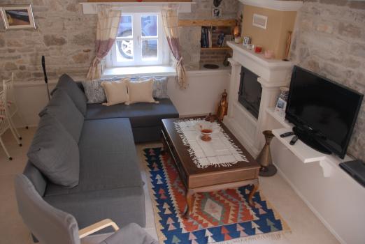 Foca Zangoc Evi, Living room, fireplace and TV corner, Image 8