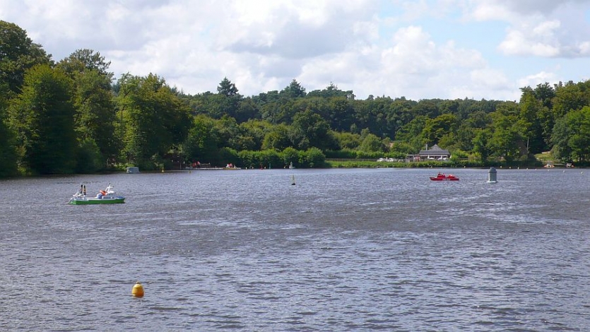 Les Hirondelles, Villecartier lake, Image 23