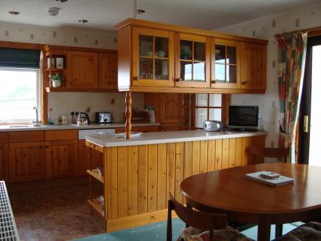 Seaside Bungalow, Dining room/kitchen, Image 3